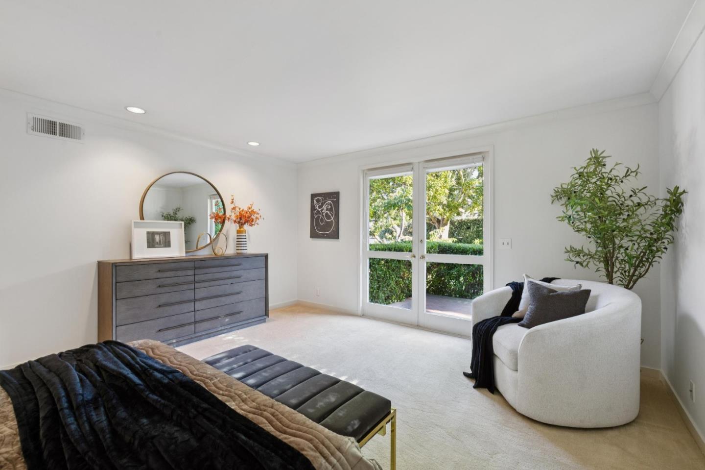 Detail Gallery Image 33 of 47 For 465 El Centro Rd, Hillsborough,  CA 94010 - 3 Beds | 3 Baths