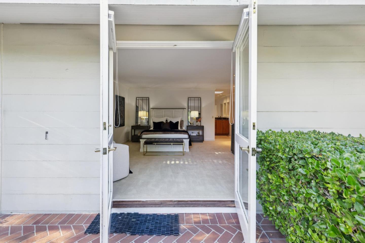 Detail Gallery Image 34 of 47 For 465 El Centro Rd, Hillsborough,  CA 94010 - 3 Beds | 3 Baths