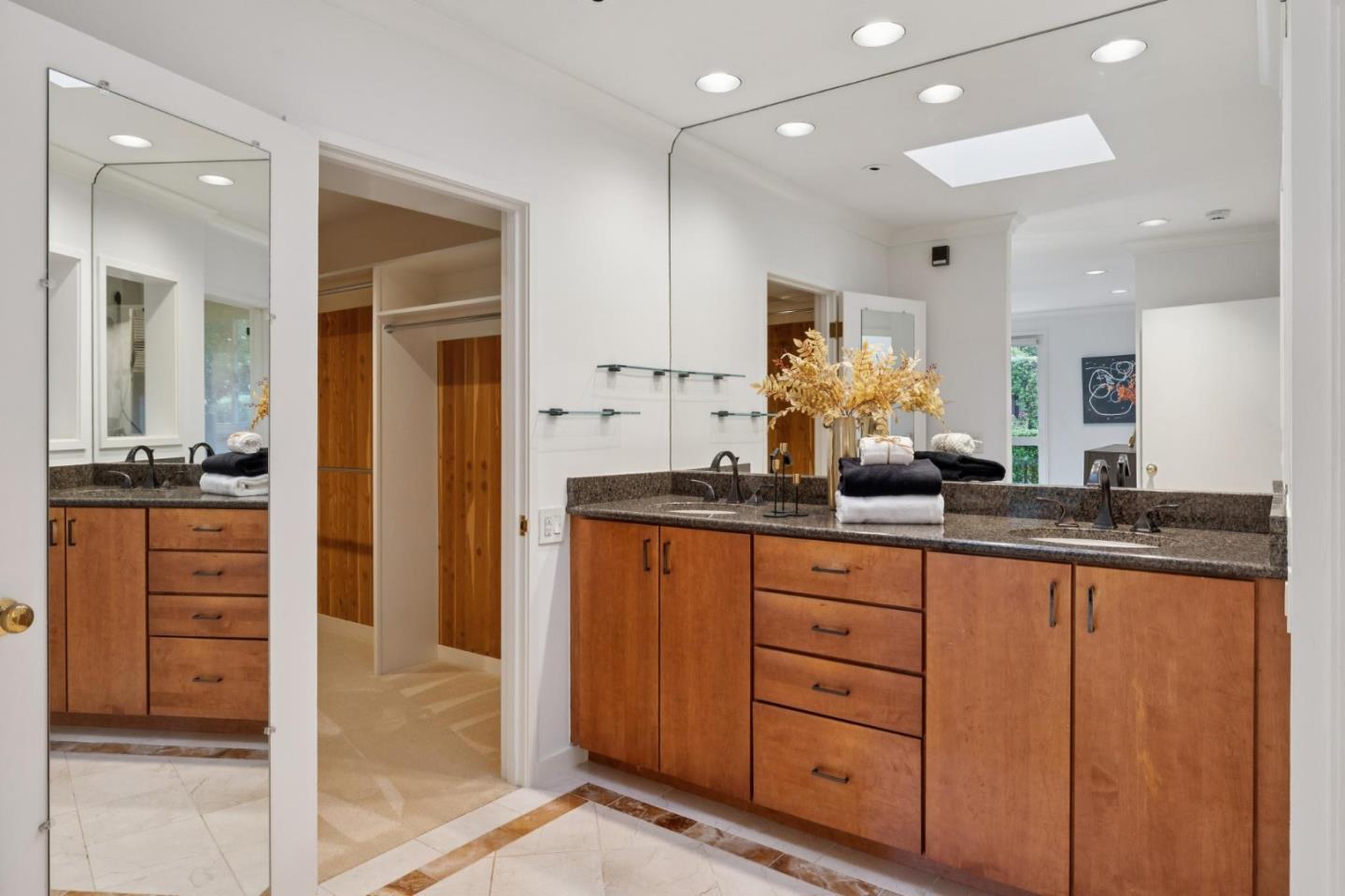 Detail Gallery Image 35 of 47 For 465 El Centro Rd, Hillsborough,  CA 94010 - 3 Beds | 3 Baths