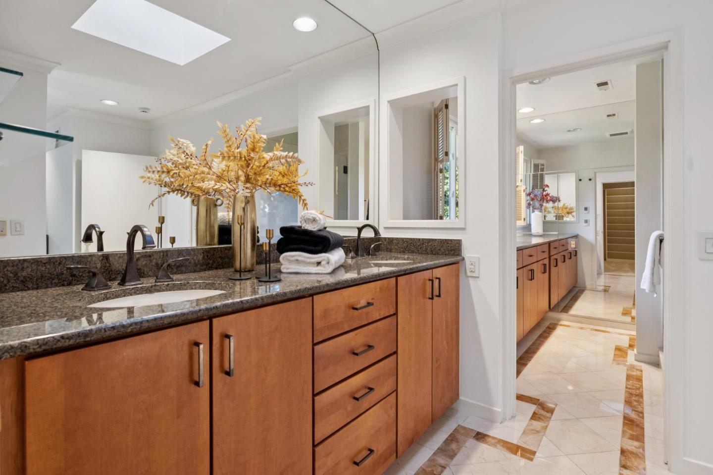 Detail Gallery Image 38 of 47 For 465 El Centro Rd, Hillsborough,  CA 94010 - 3 Beds | 3 Baths