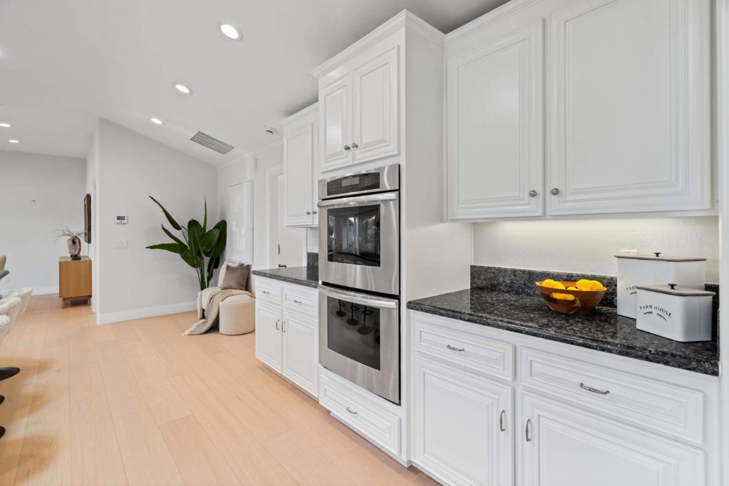 Detail Gallery Image 18 of 73 For 19305 Zinfandel Ct, Saratoga,  CA 95070 - 5 Beds | 5/1 Baths