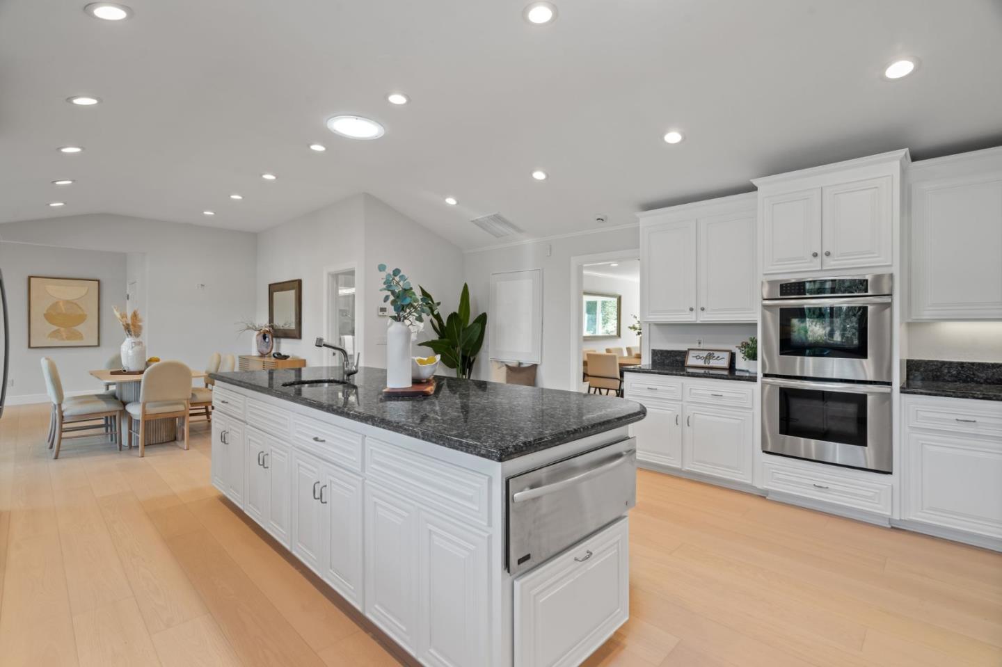 Detail Gallery Image 20 of 73 For 19305 Zinfandel Ct, Saratoga,  CA 95070 - 5 Beds | 5/1 Baths