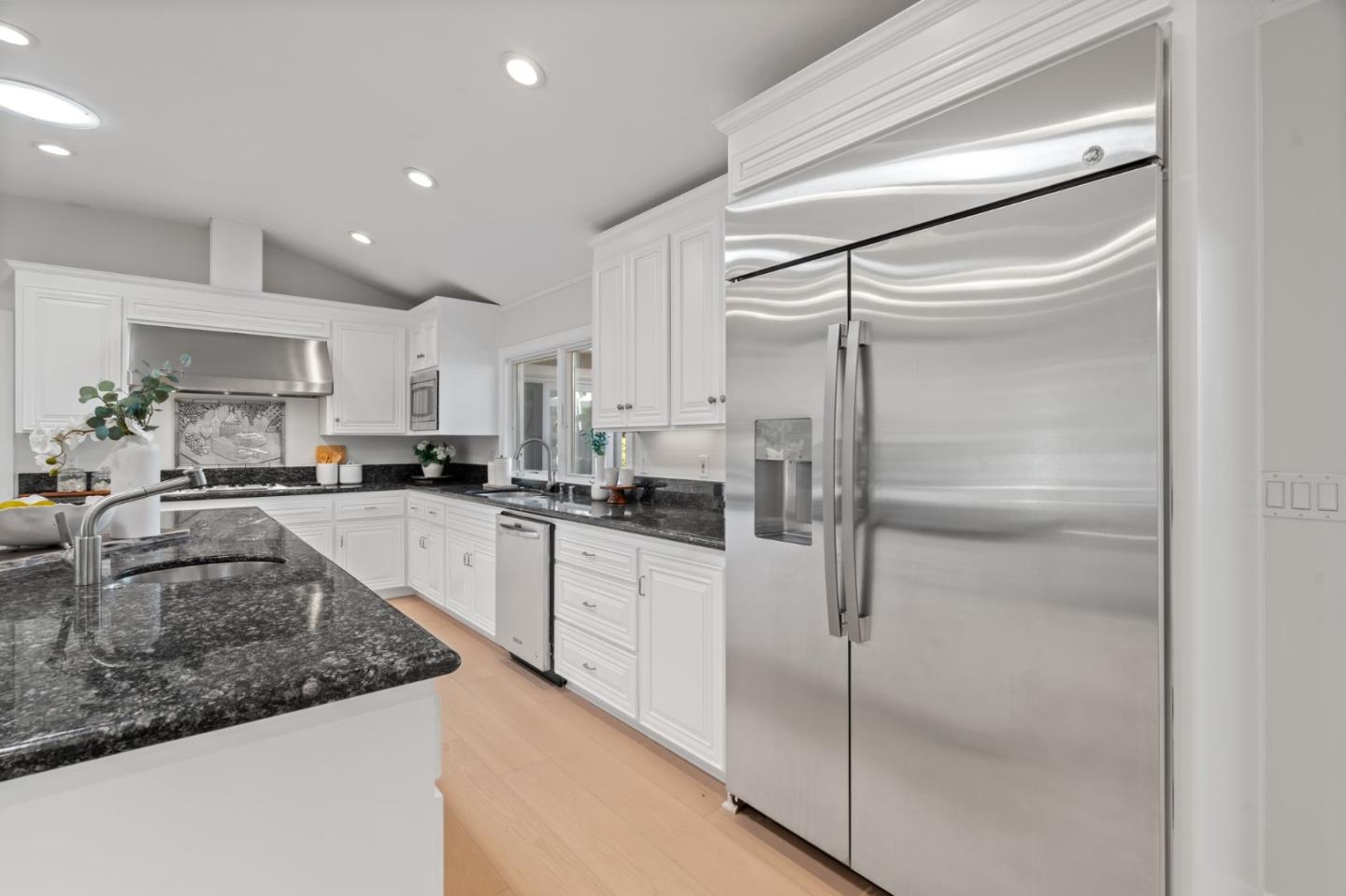 Detail Gallery Image 21 of 73 For 19305 Zinfandel Ct, Saratoga,  CA 95070 - 5 Beds | 5/1 Baths