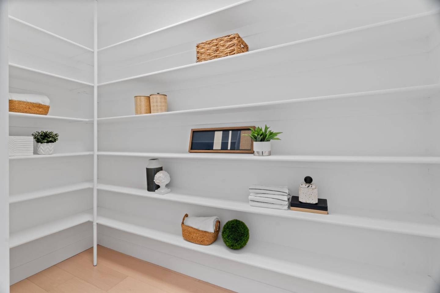 Detail Gallery Image 25 of 73 For 19305 Zinfandel Ct, Saratoga,  CA 95070 - 5 Beds | 5/1 Baths