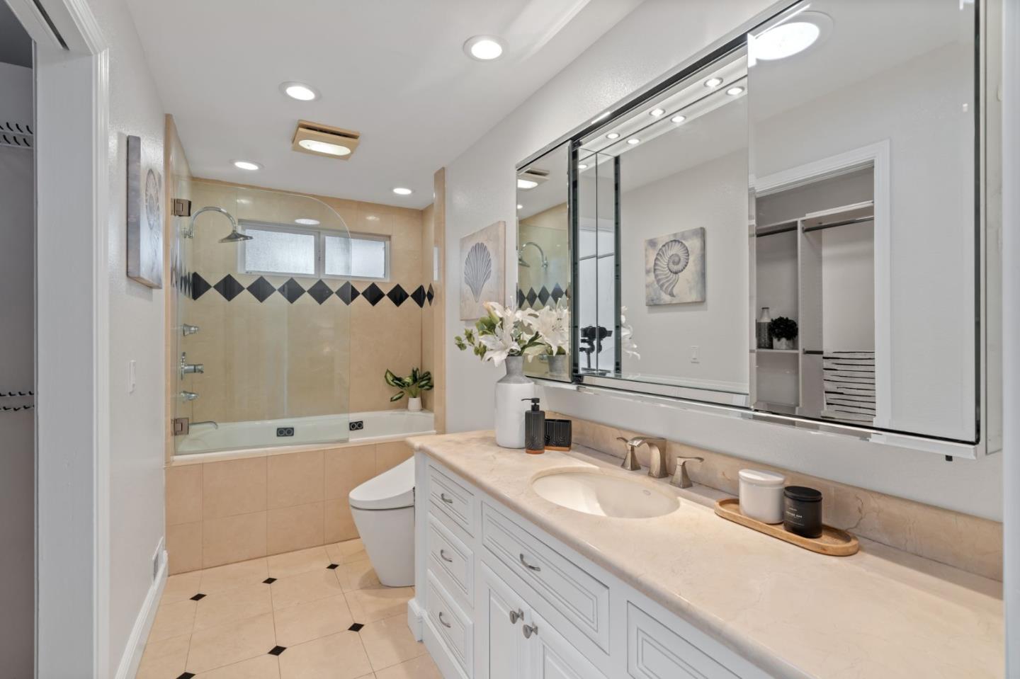 Detail Gallery Image 37 of 73 For 19305 Zinfandel Ct, Saratoga,  CA 95070 - 5 Beds | 5/1 Baths