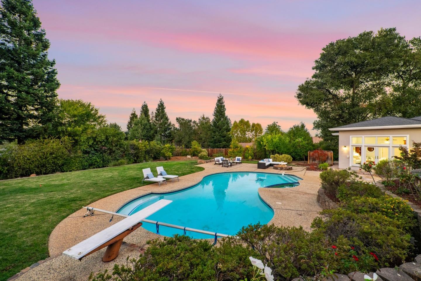 Detail Gallery Image 64 of 73 For 19305 Zinfandel Ct, Saratoga,  CA 95070 - 5 Beds | 5/1 Baths