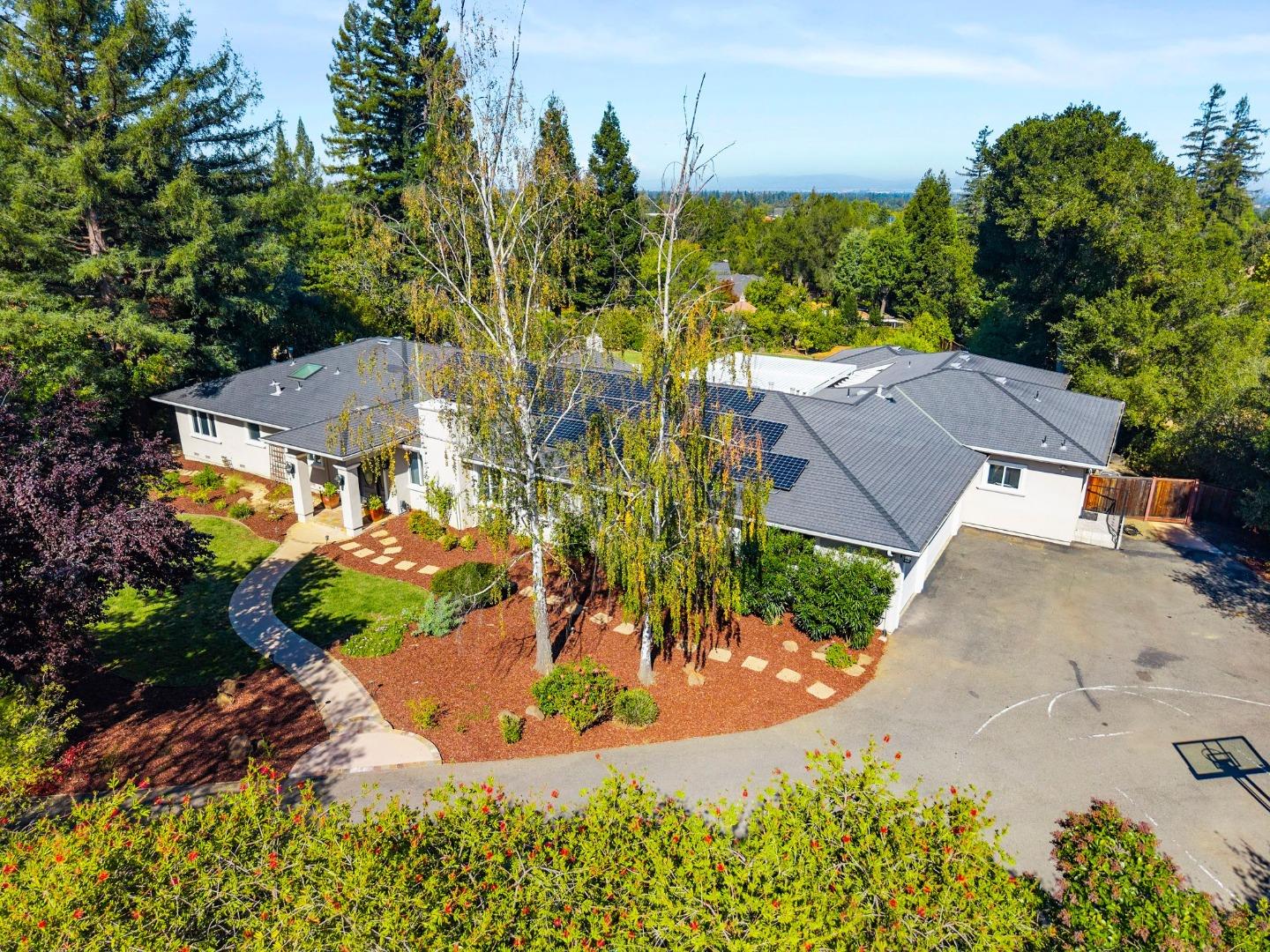 Detail Gallery Image 7 of 73 For 19305 Zinfandel Ct, Saratoga,  CA 95070 - 5 Beds | 5/1 Baths