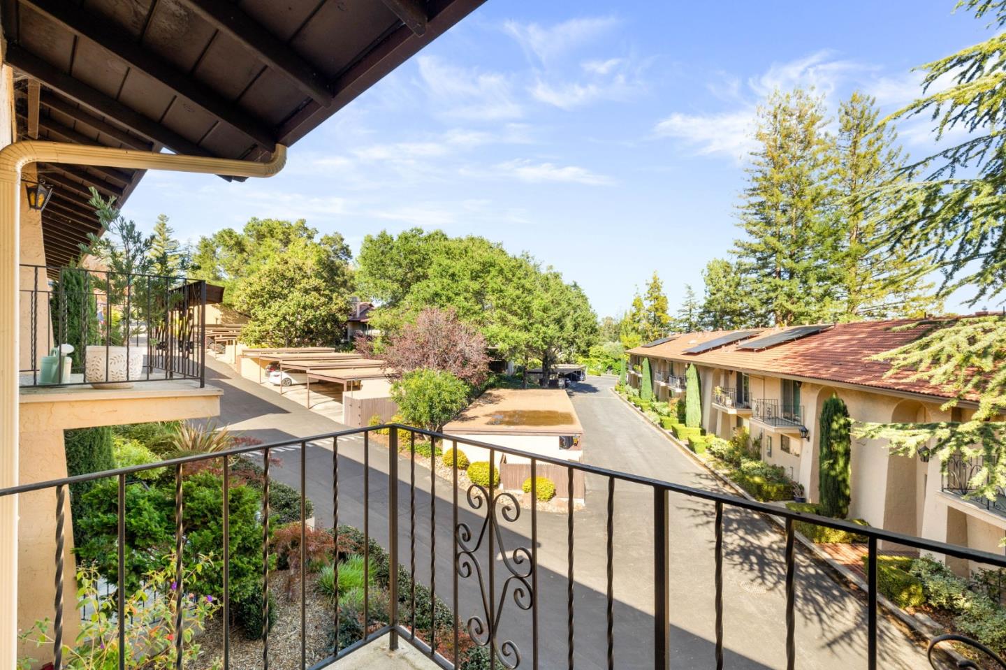 Detail Gallery Image 22 of 33 For 18400 Overlook Rd #56,  Los Gatos,  CA 95030 - 3 Beds | 2/1 Baths