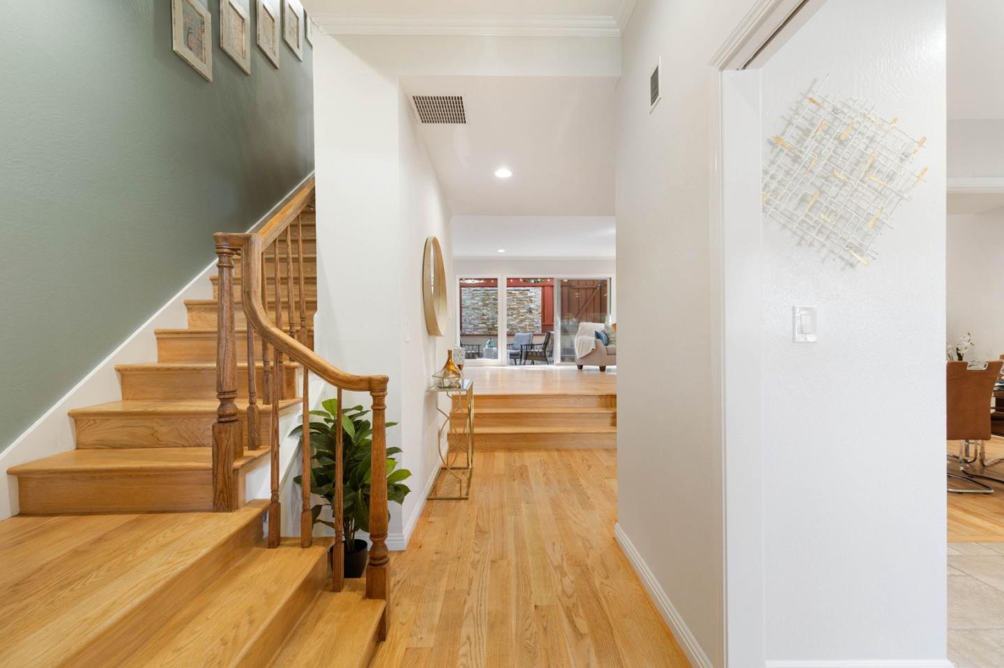 Detail Gallery Image 3 of 33 For 18400 Overlook Rd #56,  Los Gatos,  CA 95030 - 3 Beds | 2/1 Baths