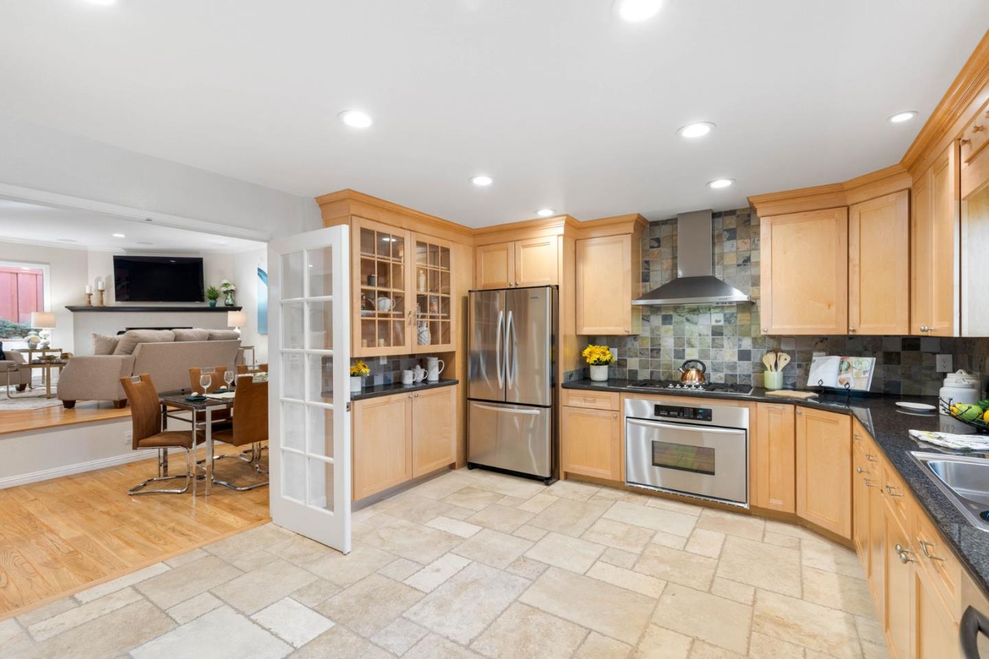 Detail Gallery Image 6 of 33 For 18400 Overlook Rd #56,  Los Gatos,  CA 95030 - 3 Beds | 2/1 Baths