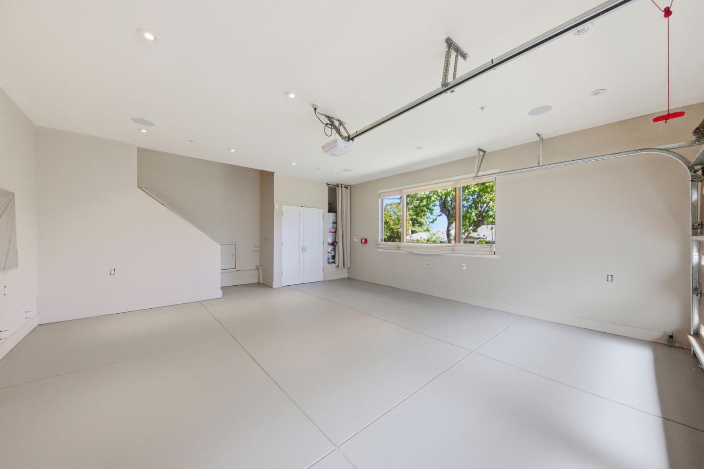 Detail Gallery Image 103 of 150 For 1485 Oak Rim Dr, Hillsborough,  CA 94010 - 5 Beds | 5/1 Baths