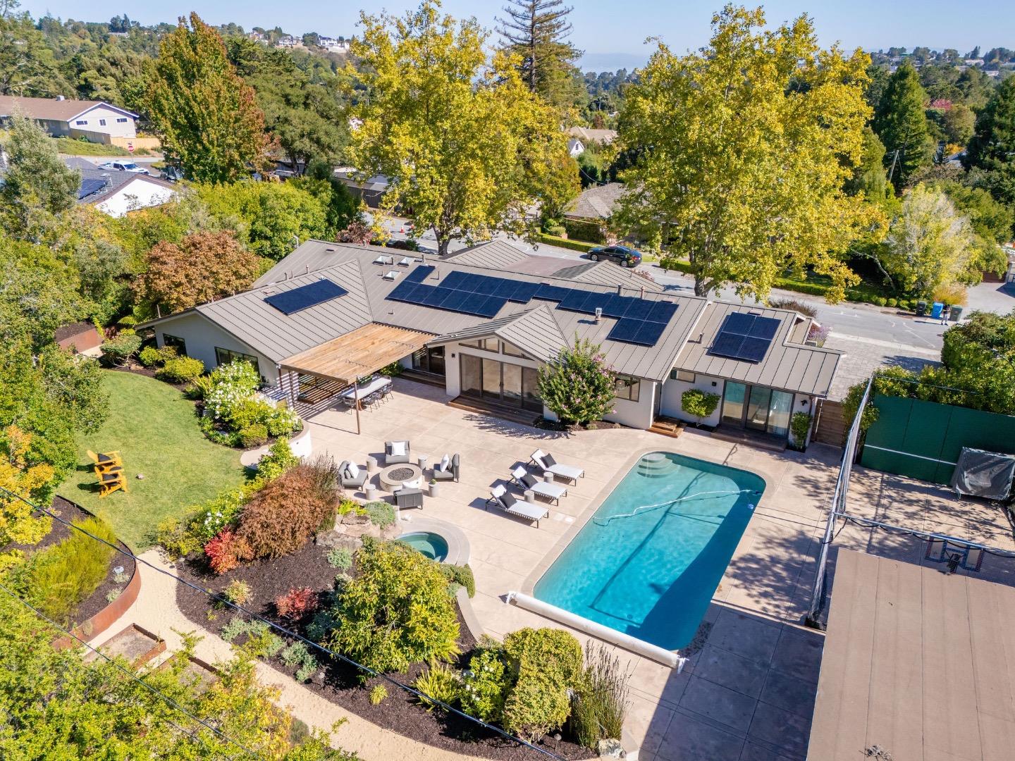 Detail Gallery Image 104 of 150 For 1485 Oak Rim Dr, Hillsborough,  CA 94010 - 5 Beds | 5/1 Baths