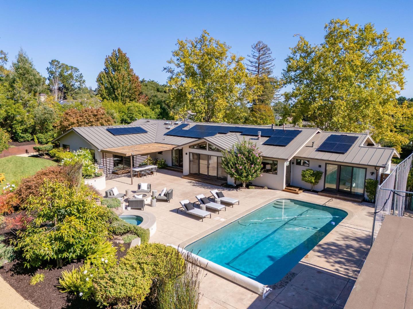 Detail Gallery Image 105 of 150 For 1485 Oak Rim Dr, Hillsborough,  CA 94010 - 5 Beds | 5/1 Baths