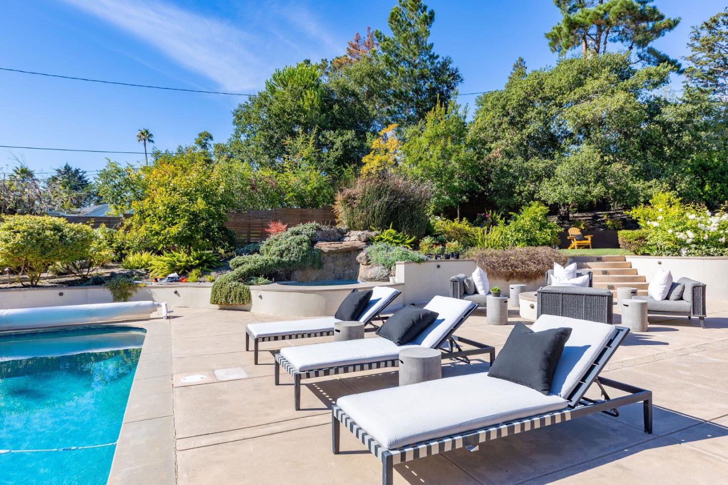 Detail Gallery Image 111 of 150 For 1485 Oak Rim Dr, Hillsborough,  CA 94010 - 5 Beds | 5/1 Baths