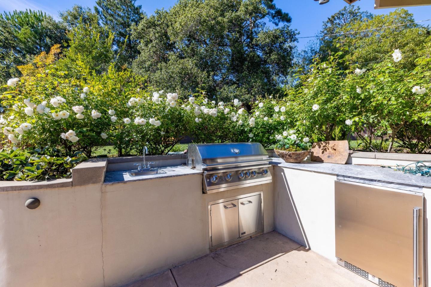 Detail Gallery Image 120 of 150 For 1485 Oak Rim Dr, Hillsborough,  CA 94010 - 5 Beds | 5/1 Baths