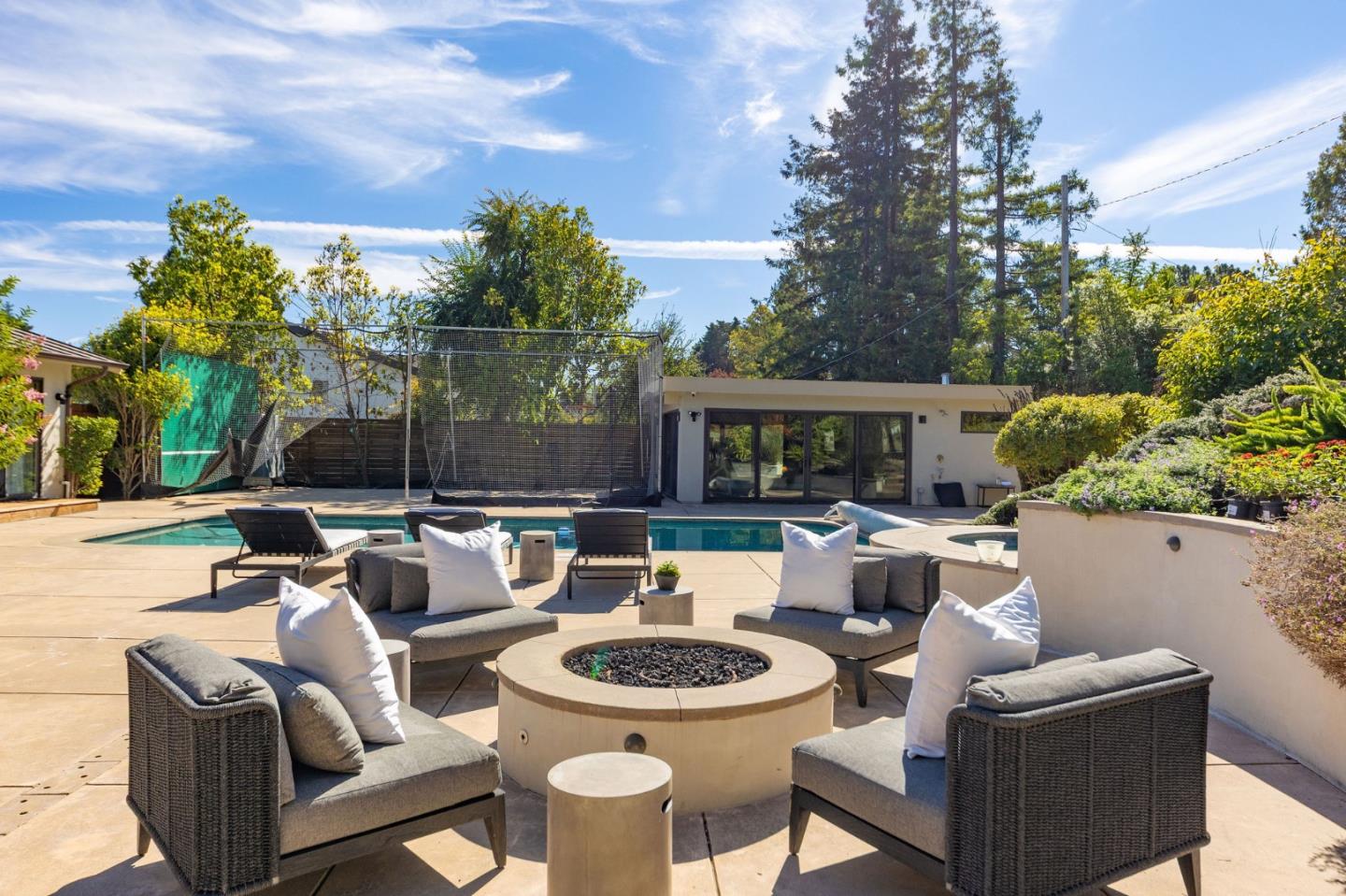 Detail Gallery Image 123 of 150 For 1485 Oak Rim Dr, Hillsborough,  CA 94010 - 5 Beds | 5/1 Baths