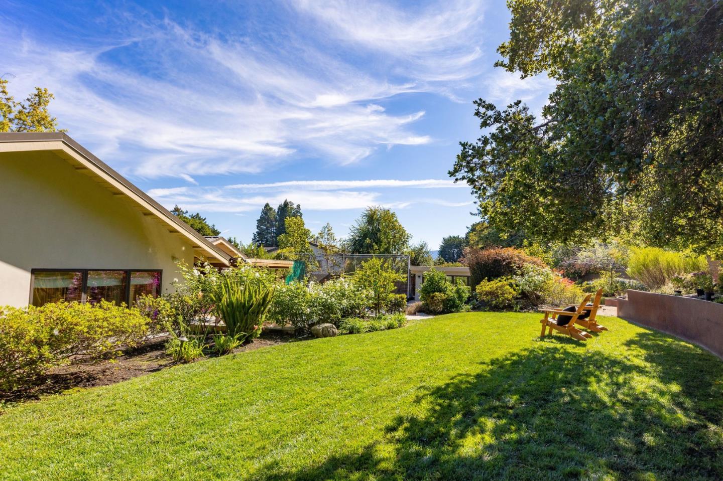 Detail Gallery Image 127 of 150 For 1485 Oak Rim Dr, Hillsborough,  CA 94010 - 5 Beds | 5/1 Baths