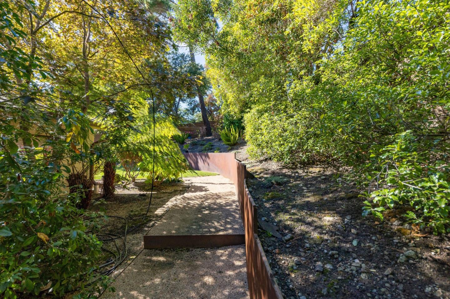 Detail Gallery Image 129 of 150 For 1485 Oak Rim Dr, Hillsborough,  CA 94010 - 5 Beds | 5/1 Baths