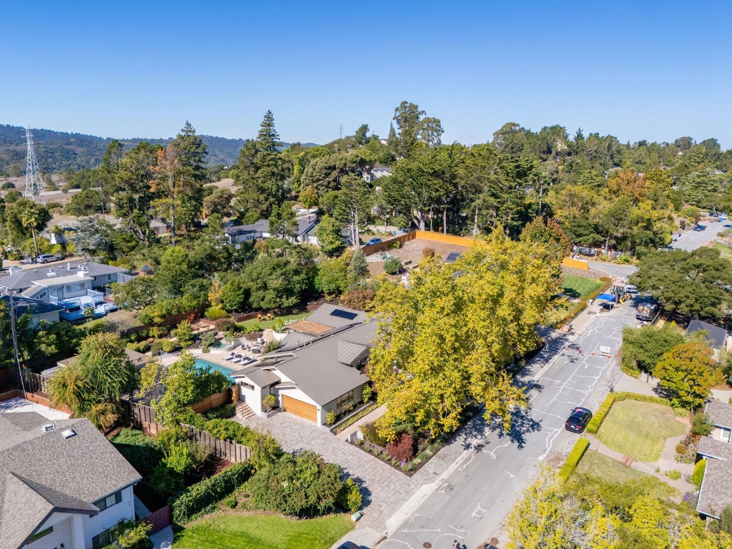 Detail Gallery Image 13 of 150 For 1485 Oak Rim Dr, Hillsborough,  CA 94010 - 5 Beds | 5/1 Baths