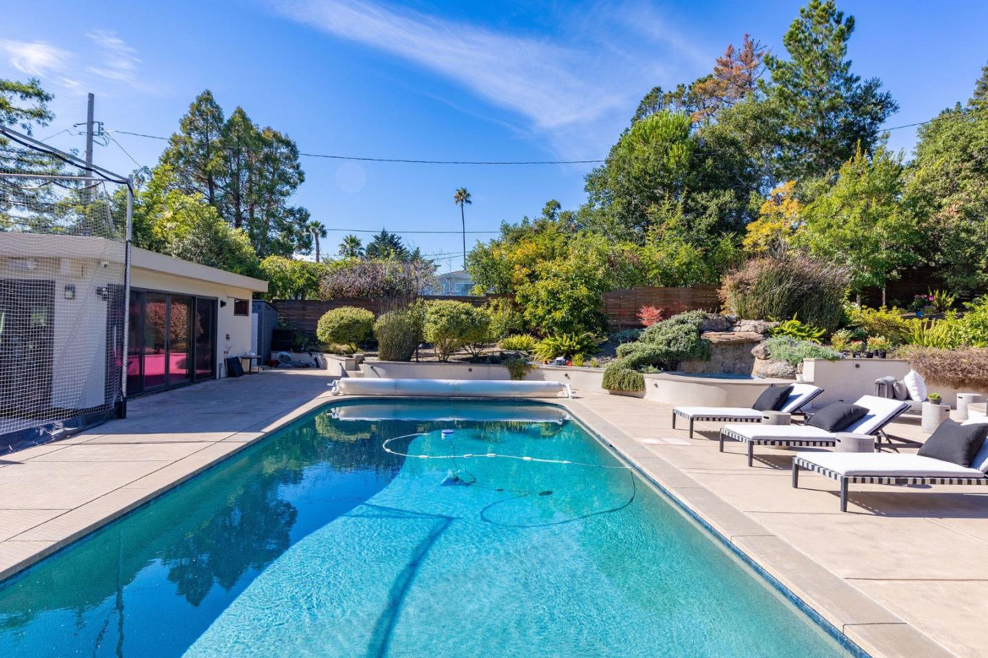 Detail Gallery Image 132 of 150 For 1485 Oak Rim Dr, Hillsborough,  CA 94010 - 5 Beds | 5/1 Baths