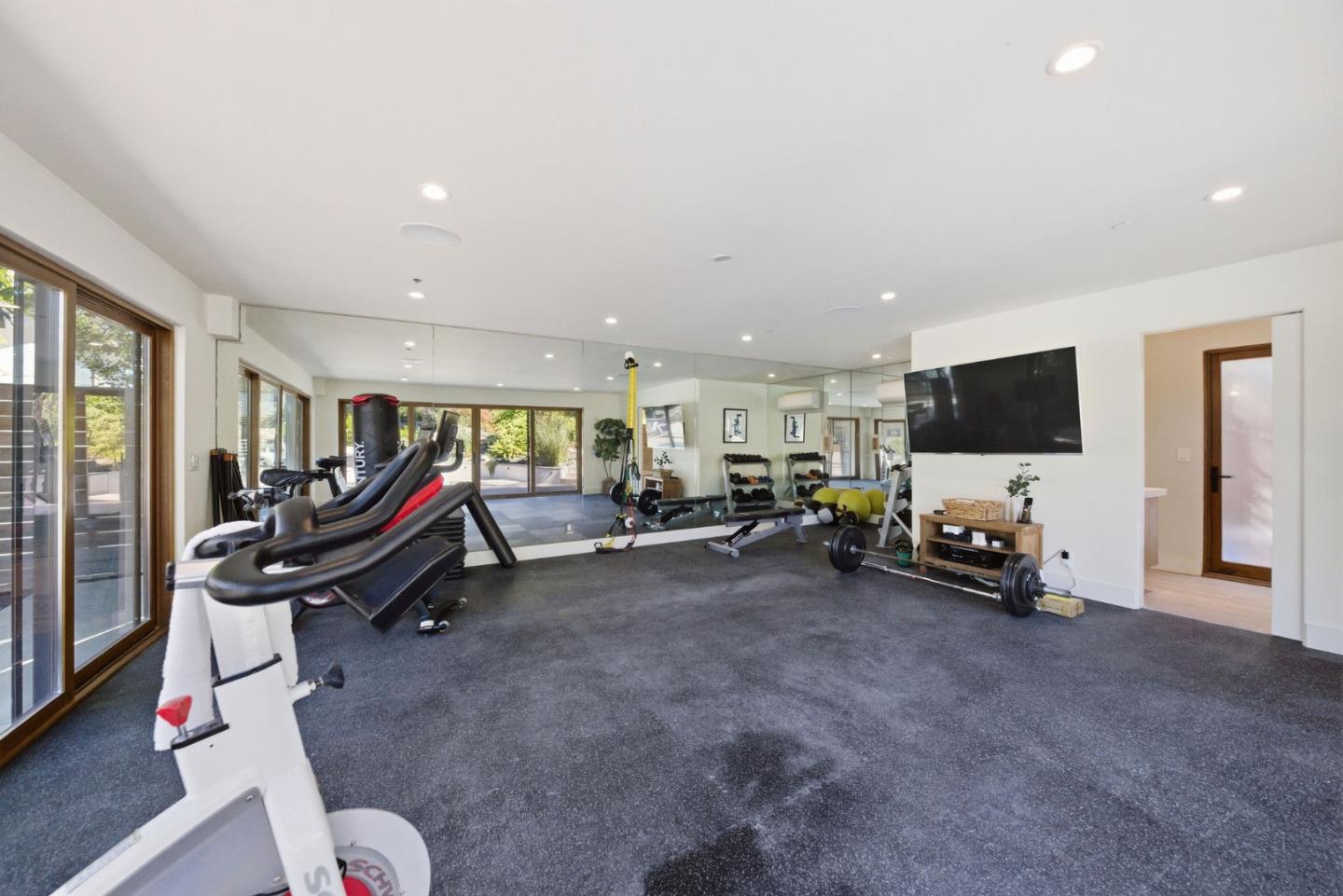 Detail Gallery Image 133 of 150 For 1485 Oak Rim Dr, Hillsborough,  CA 94010 - 5 Beds | 5/1 Baths