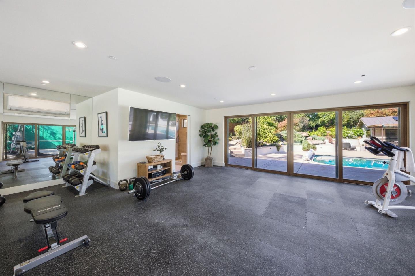 Detail Gallery Image 135 of 150 For 1485 Oak Rim Dr, Hillsborough,  CA 94010 - 5 Beds | 5/1 Baths