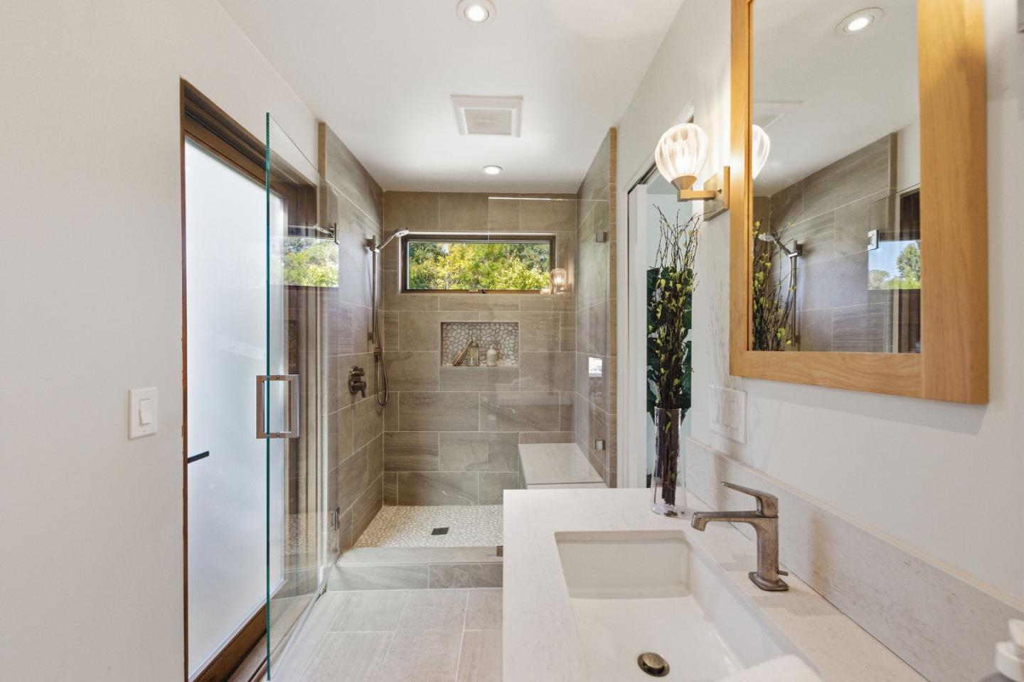 Detail Gallery Image 137 of 150 For 1485 Oak Rim Dr, Hillsborough,  CA 94010 - 5 Beds | 5/1 Baths