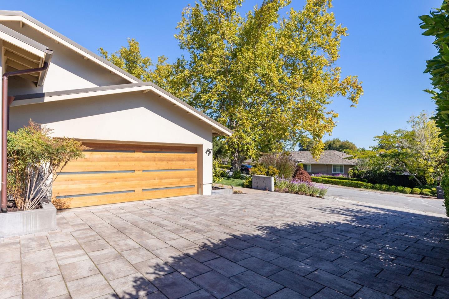 Detail Gallery Image 15 of 150 For 1485 Oak Rim Dr, Hillsborough,  CA 94010 - 5 Beds | 5/1 Baths