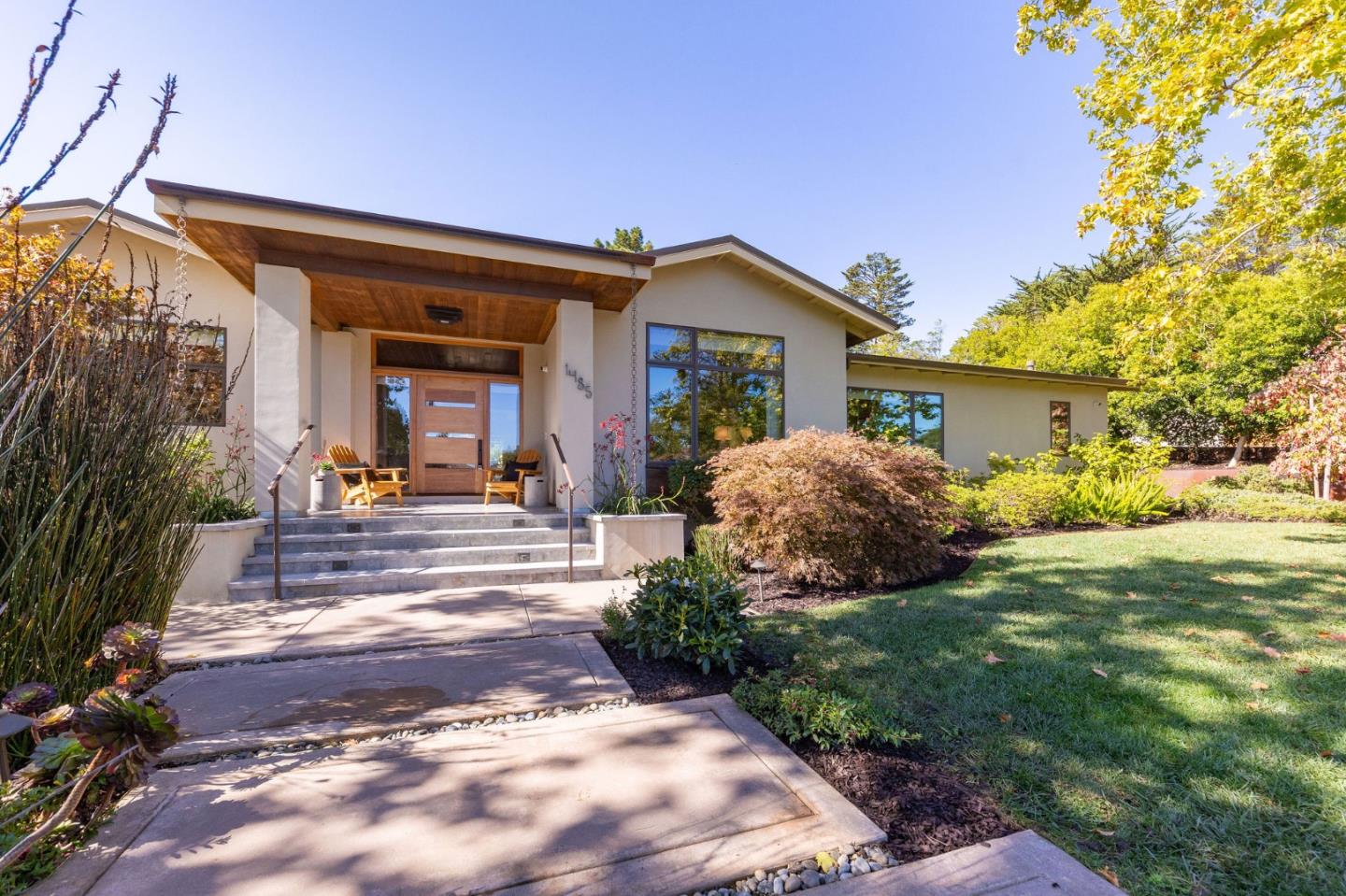 Detail Gallery Image 19 of 150 For 1485 Oak Rim Dr, Hillsborough,  CA 94010 - 5 Beds | 5/1 Baths