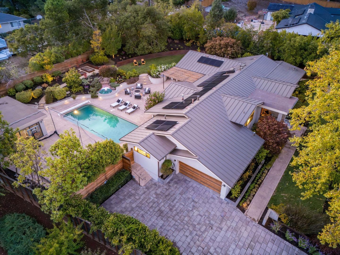 Detail Gallery Image 3 of 150 For 1485 Oak Rim Dr, Hillsborough,  CA 94010 - 5 Beds | 5/1 Baths