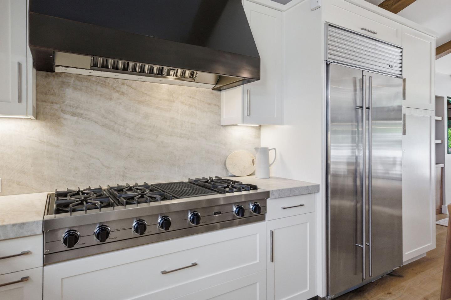 Detail Gallery Image 32 of 150 For 1485 Oak Rim Dr, Hillsborough,  CA 94010 - 5 Beds | 5/1 Baths