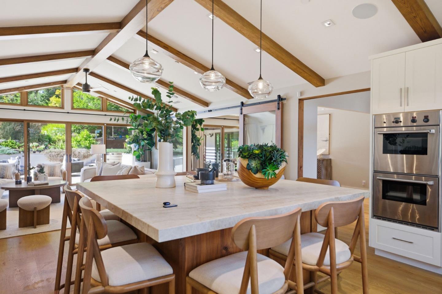 Detail Gallery Image 36 of 150 For 1485 Oak Rim Dr, Hillsborough,  CA 94010 - 5 Beds | 5/1 Baths