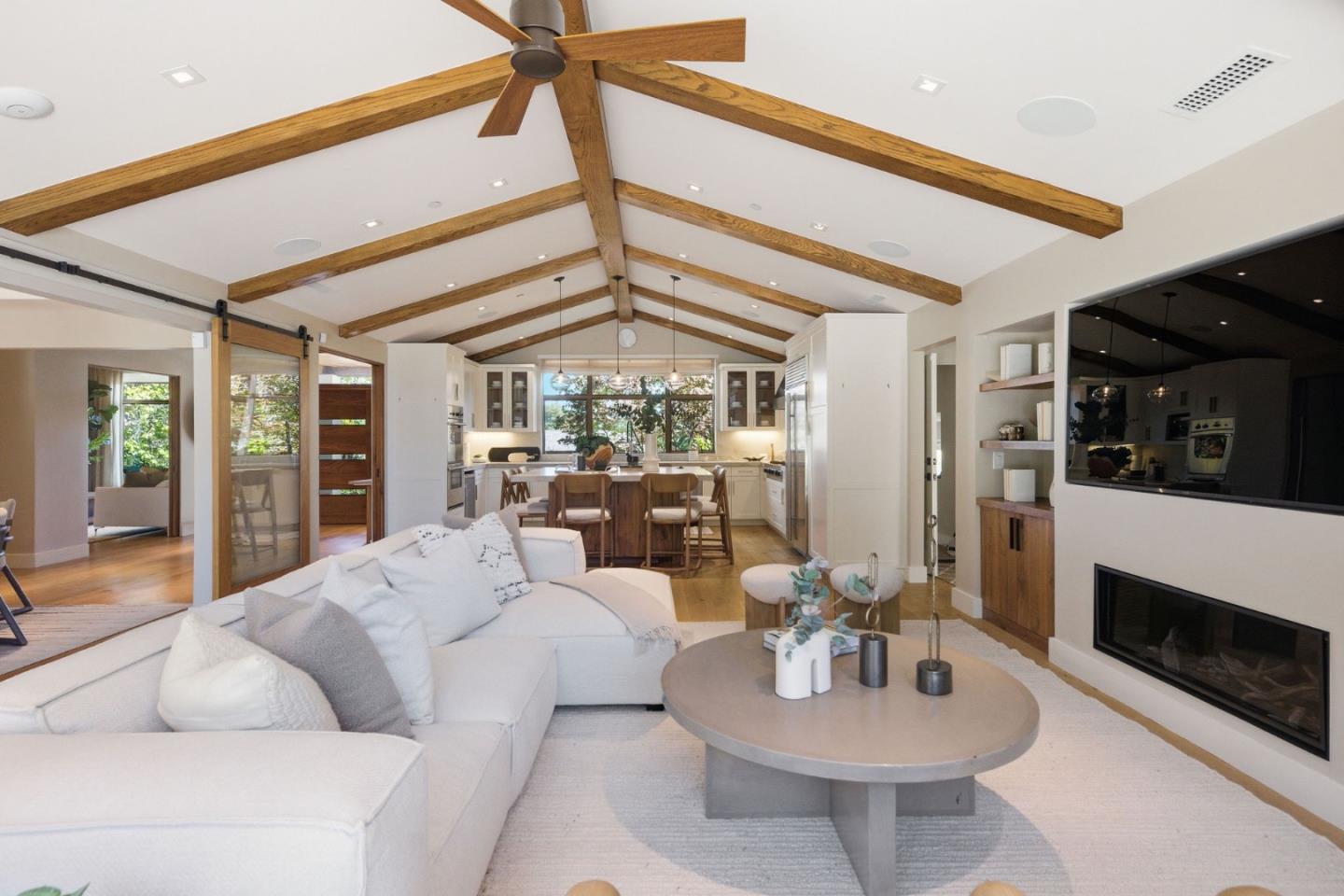 Detail Gallery Image 37 of 150 For 1485 Oak Rim Dr, Hillsborough,  CA 94010 - 5 Beds | 5/1 Baths