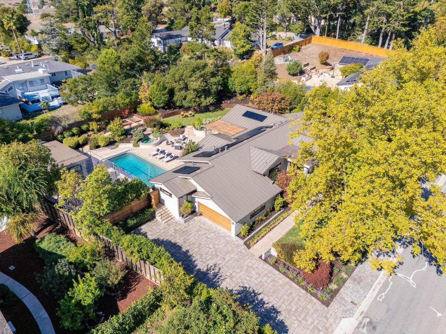 Detail Gallery Image 4 of 150 For 1485 Oak Rim Dr, Hillsborough,  CA 94010 - 5 Beds | 5/1 Baths