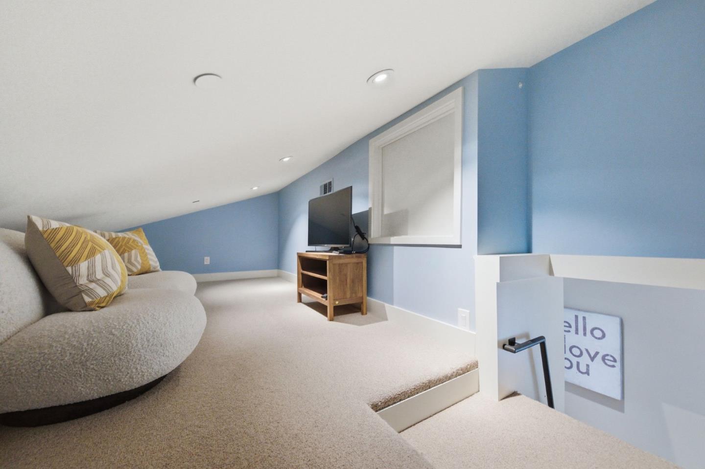 Detail Gallery Image 46 of 150 For 1485 Oak Rim Dr, Hillsborough,  CA 94010 - 5 Beds | 5/1 Baths