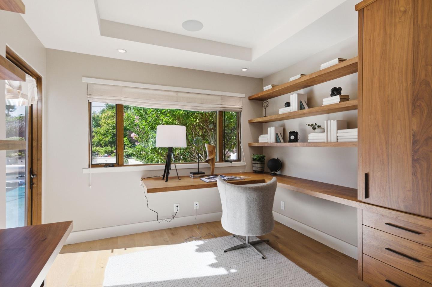 Detail Gallery Image 49 of 150 For 1485 Oak Rim Dr, Hillsborough,  CA 94010 - 5 Beds | 5/1 Baths