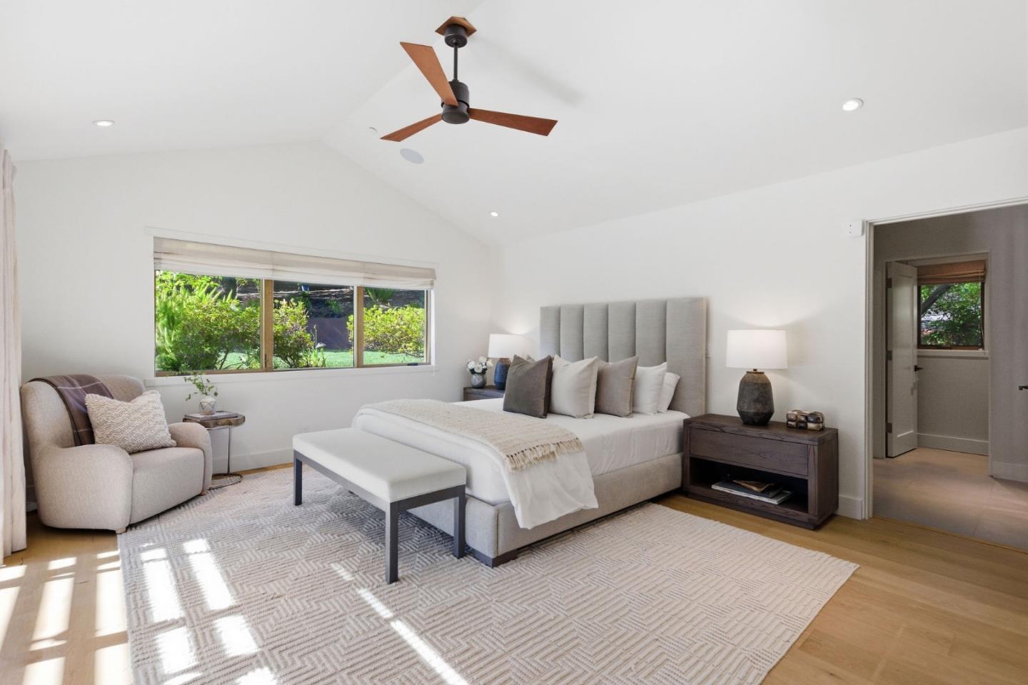 Detail Gallery Image 68 of 150 For 1485 Oak Rim Dr, Hillsborough,  CA 94010 - 5 Beds | 5/1 Baths