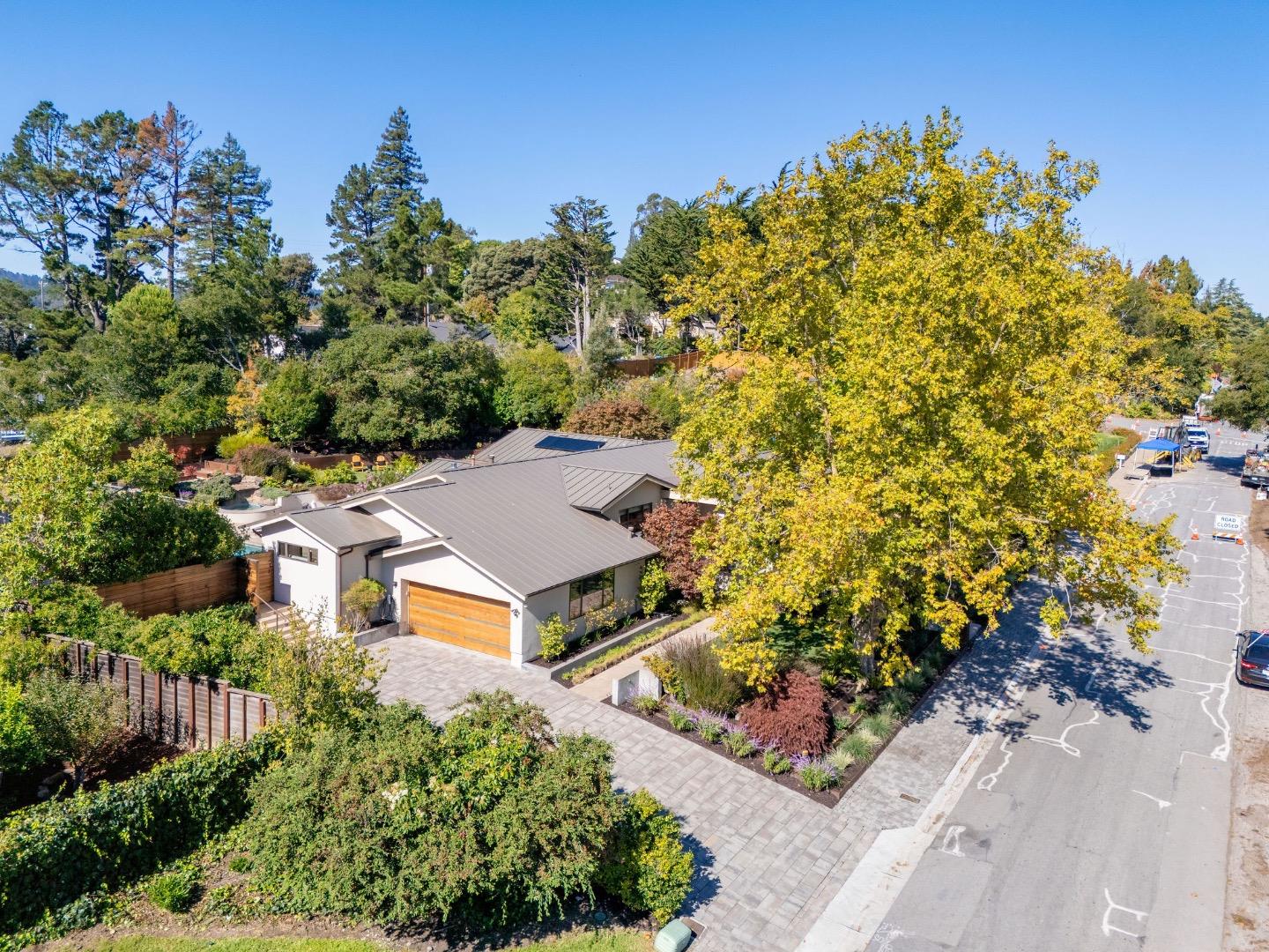 Detail Gallery Image 7 of 150 For 1485 Oak Rim Dr, Hillsborough,  CA 94010 - 5 Beds | 5/1 Baths