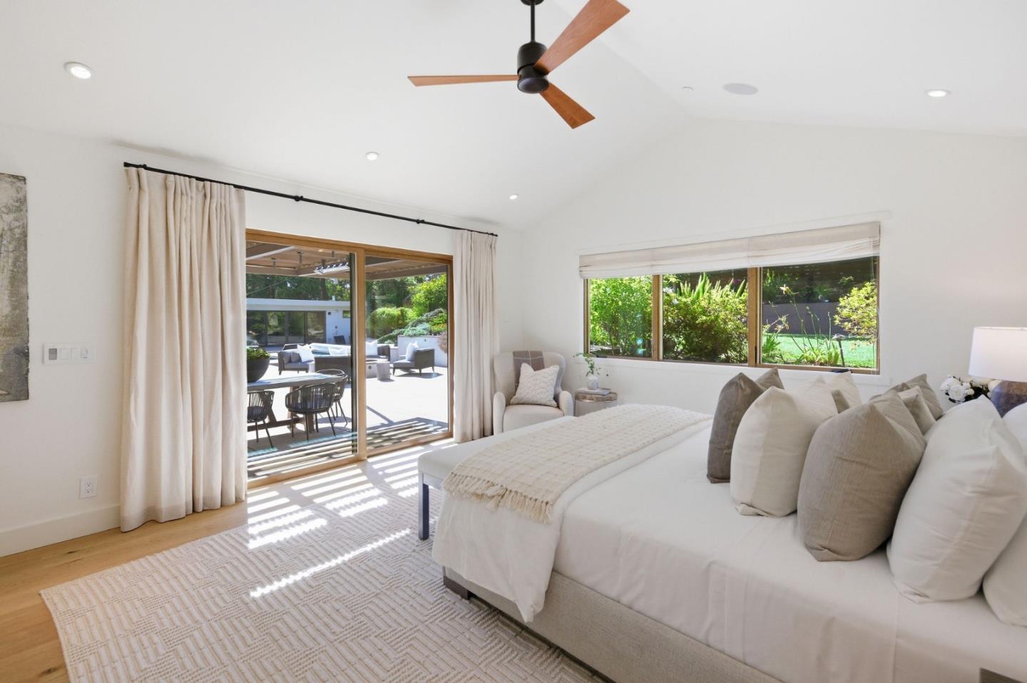 Detail Gallery Image 72 of 150 For 1485 Oak Rim Dr, Hillsborough,  CA 94010 - 5 Beds | 5/1 Baths