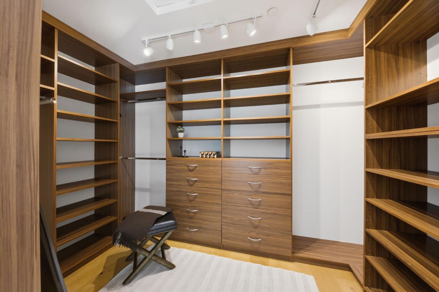 Detail Gallery Image 74 of 150 For 1485 Oak Rim Dr, Hillsborough,  CA 94010 - 5 Beds | 5/1 Baths