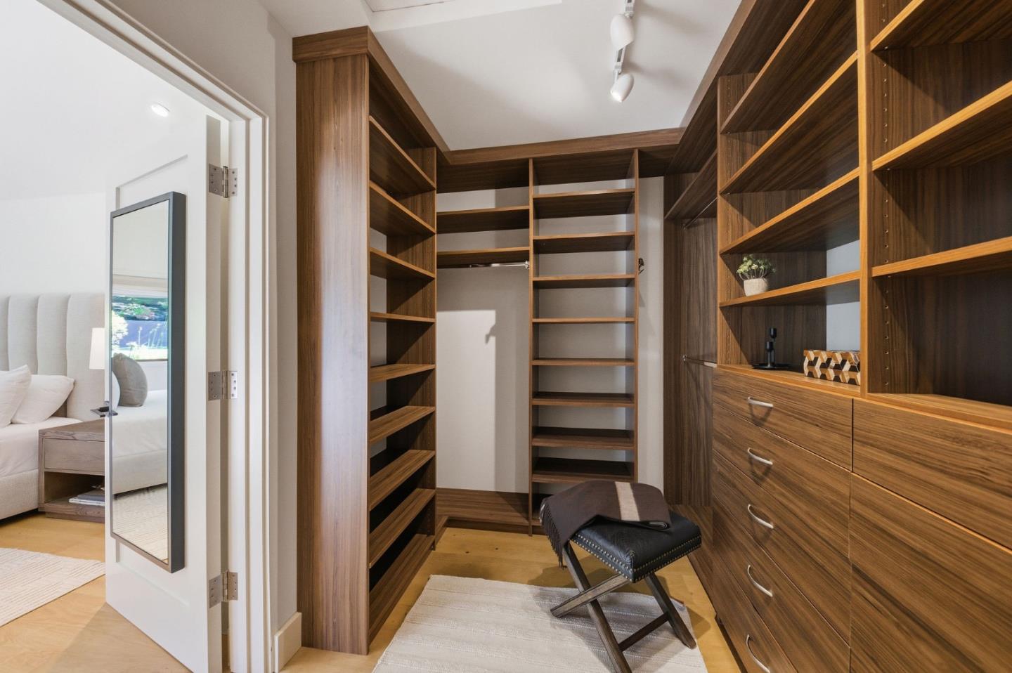 Detail Gallery Image 75 of 150 For 1485 Oak Rim Dr, Hillsborough,  CA 94010 - 5 Beds | 5/1 Baths