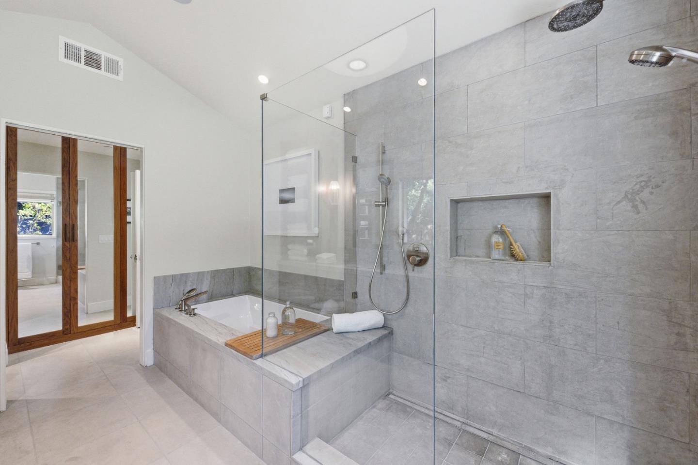 Detail Gallery Image 79 of 150 For 1485 Oak Rim Dr, Hillsborough,  CA 94010 - 5 Beds | 5/1 Baths