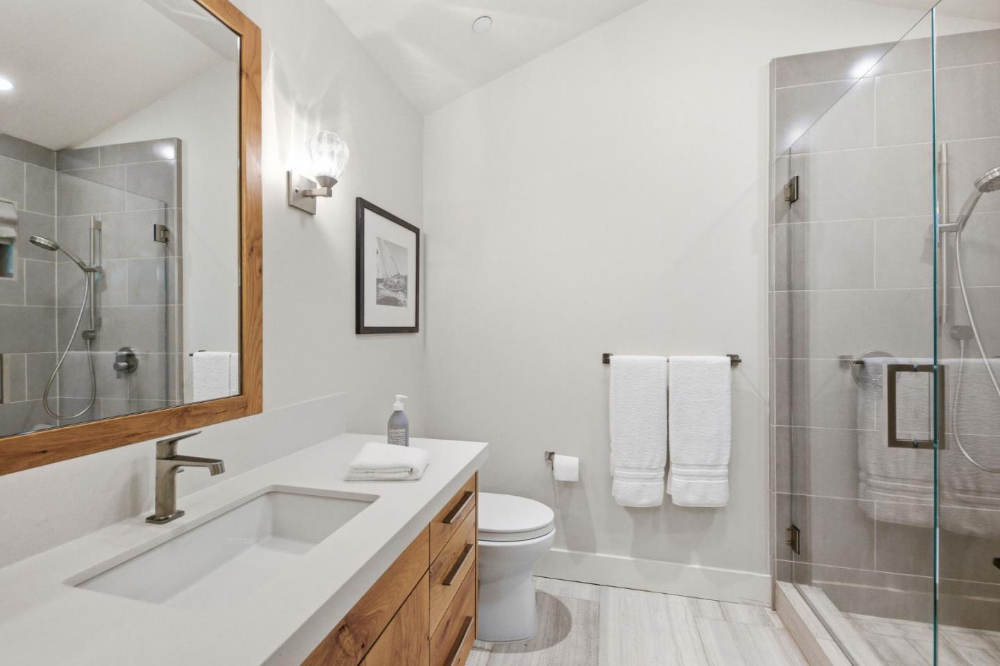 Detail Gallery Image 87 of 150 For 1485 Oak Rim Dr, Hillsborough,  CA 94010 - 5 Beds | 5/1 Baths