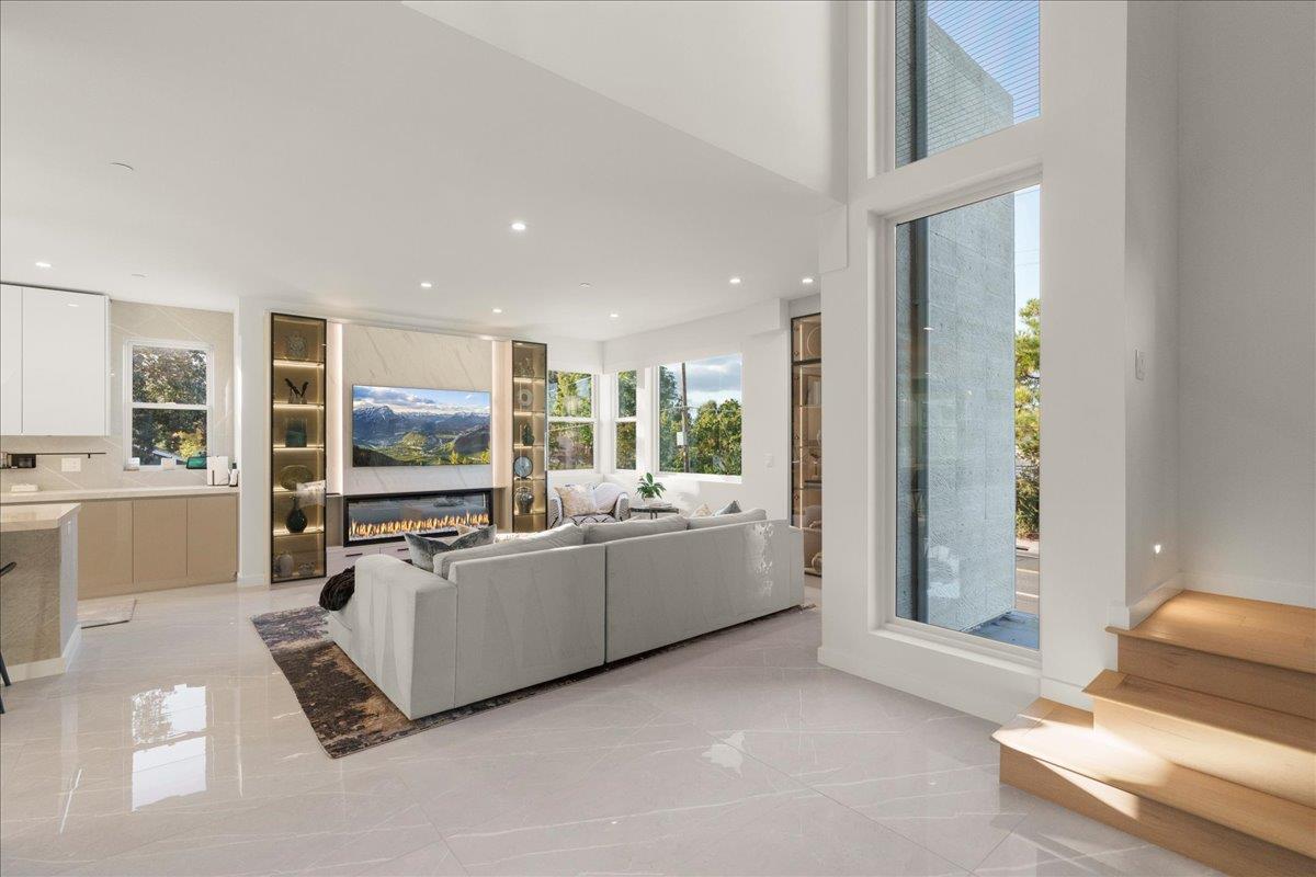 Detail Gallery Image 12 of 61 For 22540 Stevens Creek Blvd, Cupertino,  CA 95014 - 4 Beds | 4 Baths