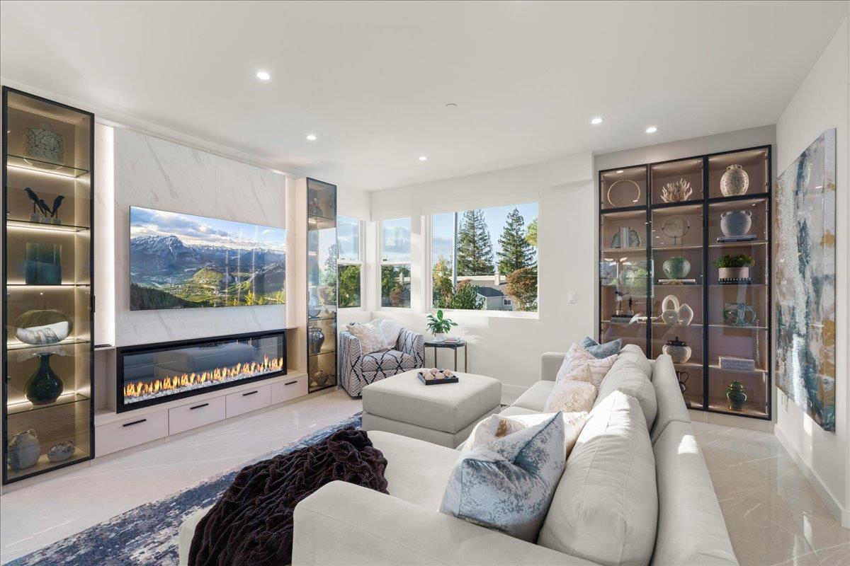 Detail Gallery Image 13 of 61 For 22540 Stevens Creek Blvd, Cupertino,  CA 95014 - 4 Beds | 4 Baths