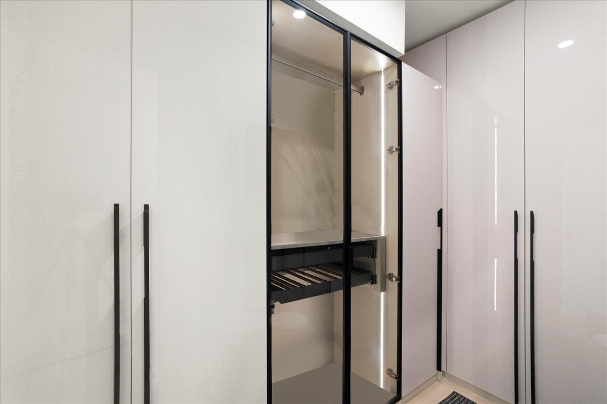 Detail Gallery Image 39 of 61 For 22540 Stevens Creek Blvd, Cupertino,  CA 95014 - 4 Beds | 4 Baths