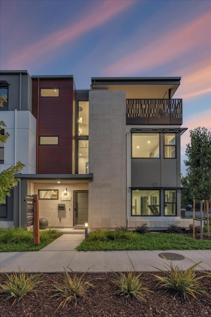 Detail Gallery Image 5 of 61 For 22540 Stevens Creek Blvd, Cupertino,  CA 95014 - 4 Beds | 4 Baths