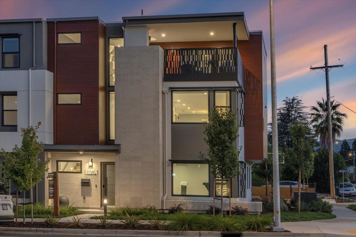 Detail Gallery Image 6 of 61 For 22540 Stevens Creek Blvd, Cupertino,  CA 95014 - 4 Beds | 4 Baths