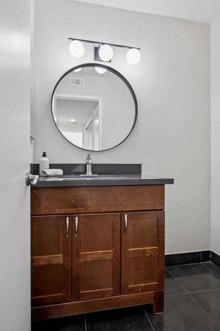 Detail Gallery Image 11 of 28 For 1901 La Corona Ct, Los Gatos,  CA 95032 - 3 Beds | 2/1 Baths