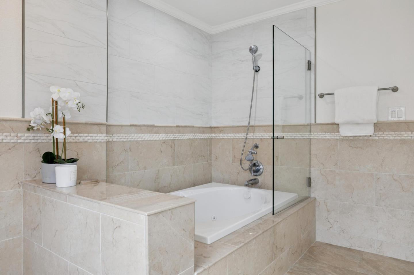 Detail Gallery Image 17 of 28 For 1901 La Corona Ct, Los Gatos,  CA 95032 - 3 Beds | 2/1 Baths